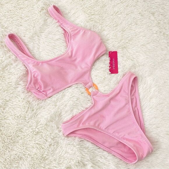 Pink One Piece Swimsuit 🐚 - Picture 1 of 7